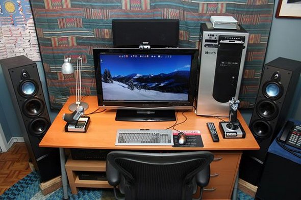 100 impressive computer workstations 07 in 100 Photographs of Impressive Computer Workstations