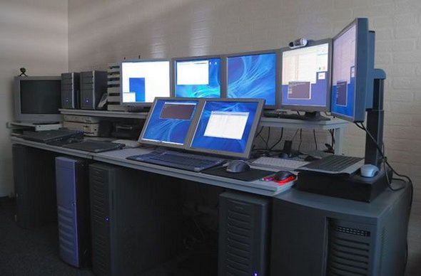 100 impressive computer workstations 17 in 100 Photographs of Impressive Computer Workstations