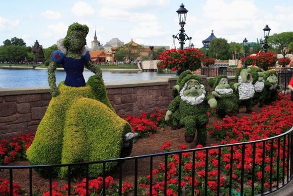 14 fantastic gardens shapes 06 in 14 Fantastic Garden Figures From Fairy Tales 