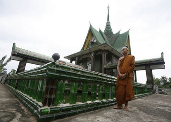 buddhist temple built out of heineken beer bottles 23 in Buddhist Temple Built Out Of Heineken And Chang Beer Bottles