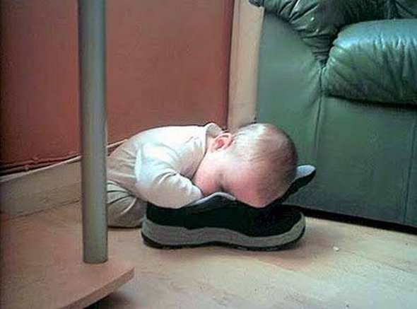 strange and unique slipping place 13 in Babies Found The Strangest Sleeping Places