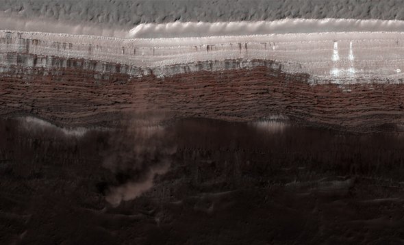 the landscapes from mars 06 in 35 Impossible Landscapes from Mars