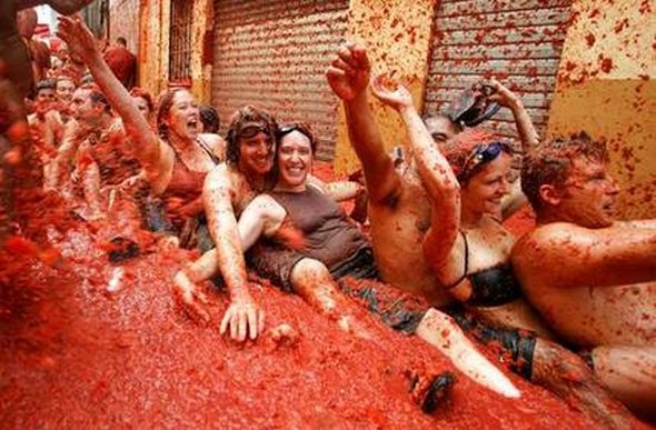 tomato fight festival 05 in Crazy Tomato Fight Festival   La Tomatina