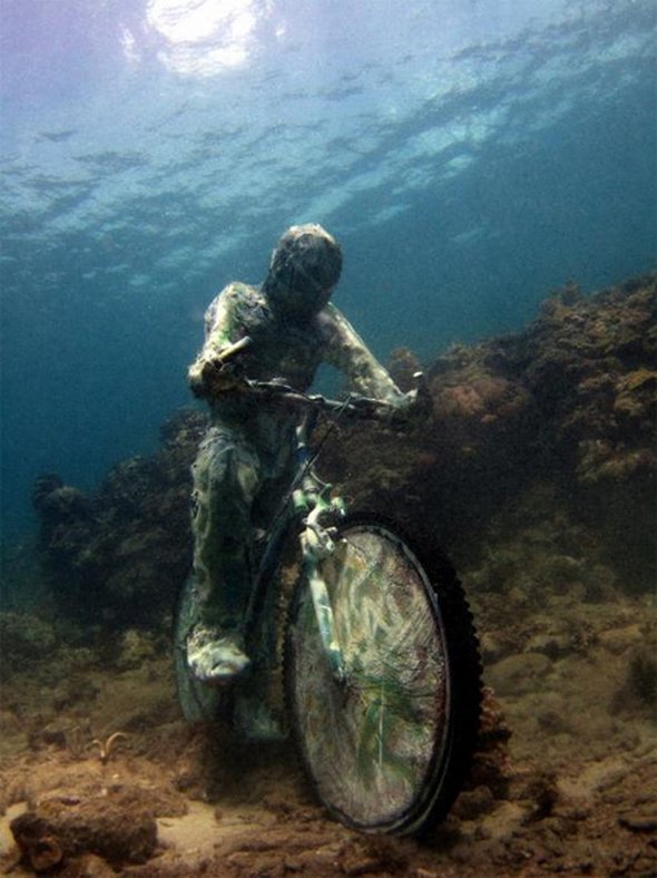 the underwater sculpture park 11 in The Underwater Sculpture Park