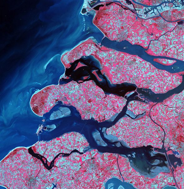 50 stunning satellite photos 13 in 50 Stunning Satellite Photos of Earth