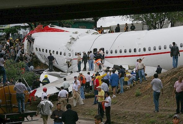 most dangerous airports 10 in The Most Scariest Airports In World