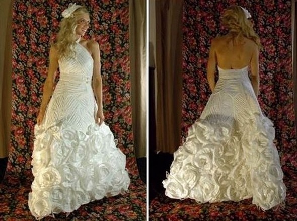 amazing wedding dresses made out of toilet paper 06 in Breathtaking Toilet Paper Wedding Dresses