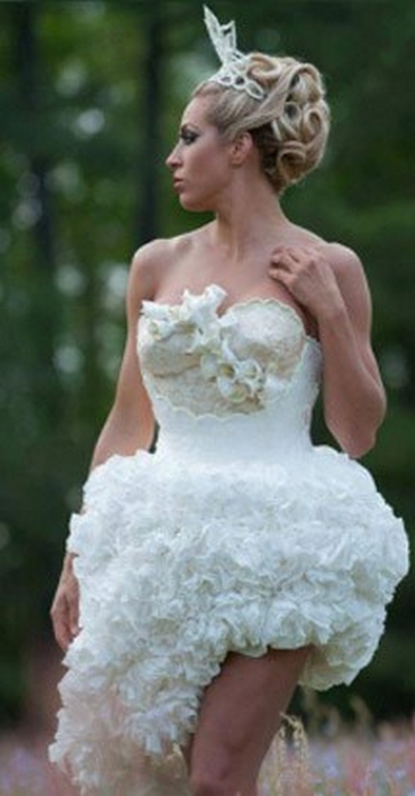 amazing wedding dresses made out of toilet paper 09 in Breathtaking Toilet Paper Wedding Dresses