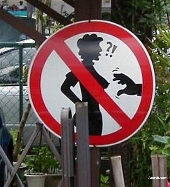 hilarious road signs from around the world 01 in Hilarious Road Signs From Around The World